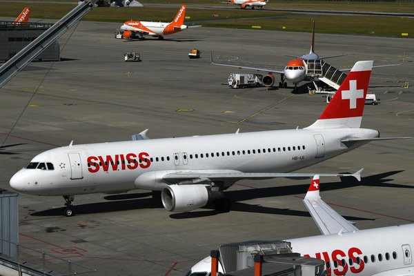 Quels sont les meilleurs itinéraires pour une exploration des îles Galápagos en bateau?