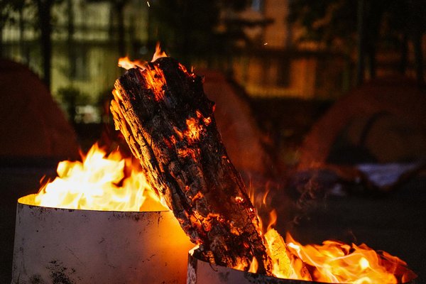 Quels sont les itinéraires de croisière pour explorer les grottes de glace en Islande?